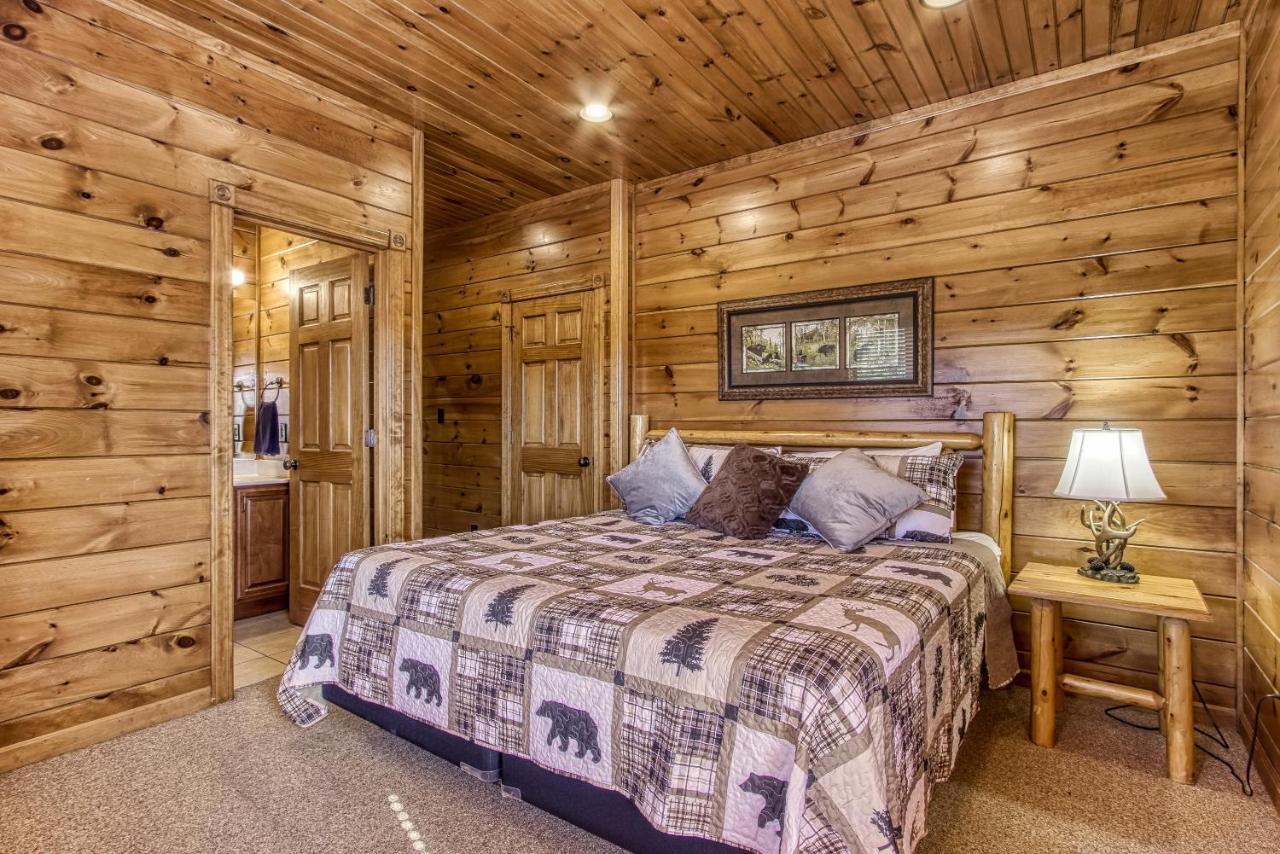 Lazy Bear Lodge, Hot Tub, Resort Pool, Wifi, 1089 Free Tickets Each Paid Day, Dollywood And More Gatlinburg Exterior photo